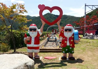 분천역 한여름 산타마을